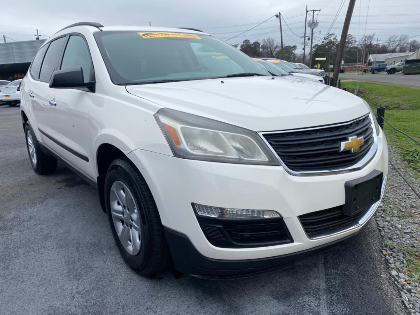 2014 Chevrolet Traverse LS FWD w/PDC (1GNKRFED0EJ) with an 3.6L V6 DOHC 24V engine, 6-Speed Automatic transmission, located at 419 N 18th St., Monroe, LA, 71201, (318) 410-9250, 32.514370, -92.105133 - Photo#0