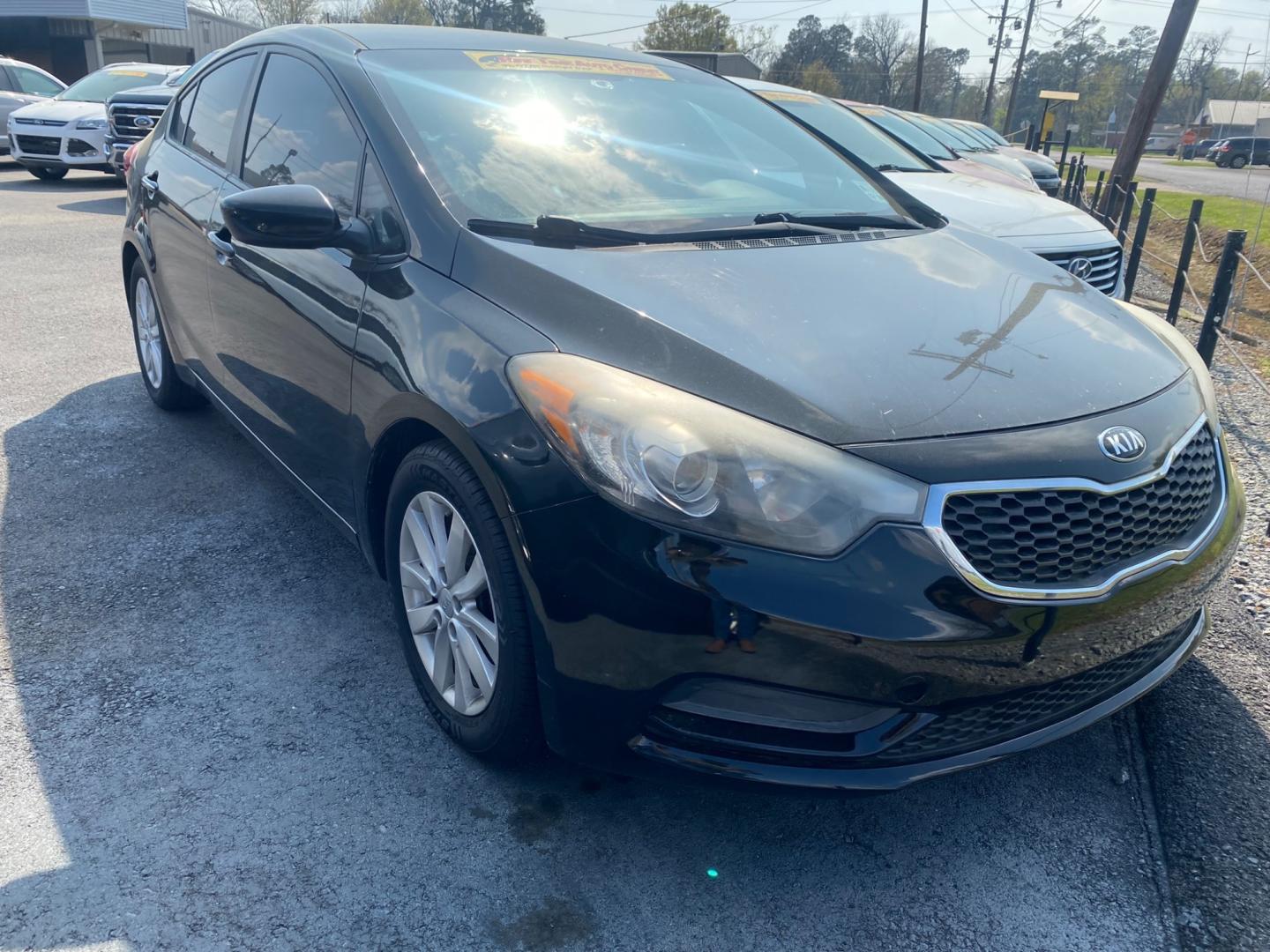 2016 Kia Forte EX (KNAFX4A68G5) with an 1.8L L4 DOHC 16V engine, 6-Speed Automatic transmission, located at 419 N 18th St., Monroe, LA, 71201, (318) 410-9250, 32.514370, -92.105133 - Photo#0