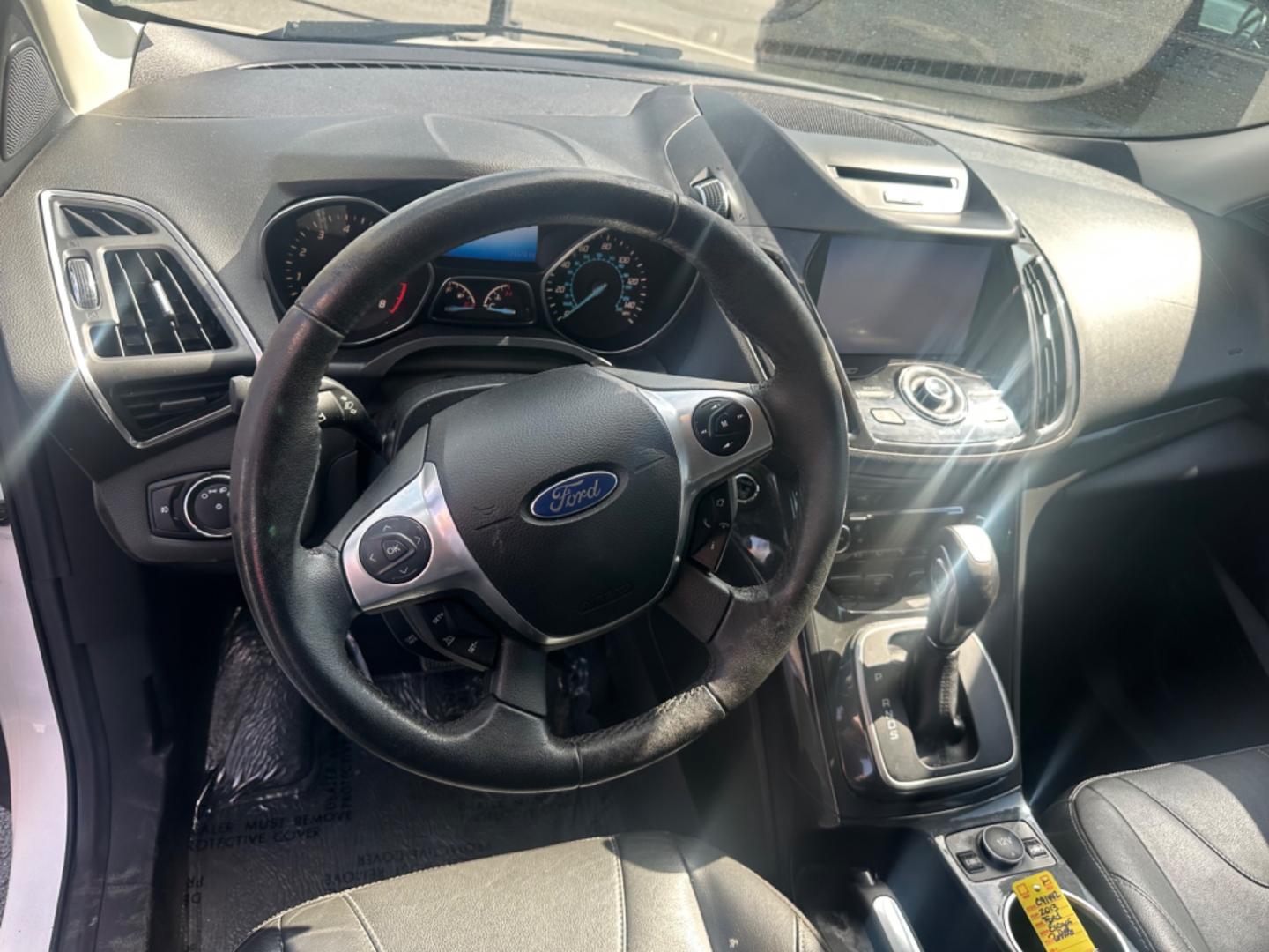 2013 Ford Escape Titanium FWD (1FMCU0J93DU) with an 2.0L L4 DOHC 16V engine, 6-Speed Automatic transmission, located at 419 N 18th St., Monroe, LA, 71201, (318) 410-9250, 32.514370, -92.105133 - Photo#2