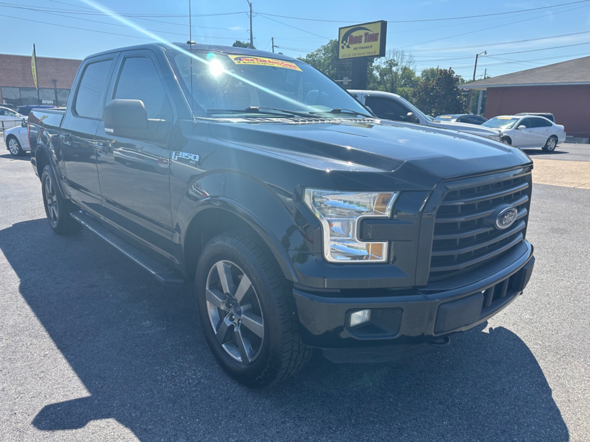 photo of 2015 Ford F-150 XLT SuperCrew 6.5-ft. Bed 4WD