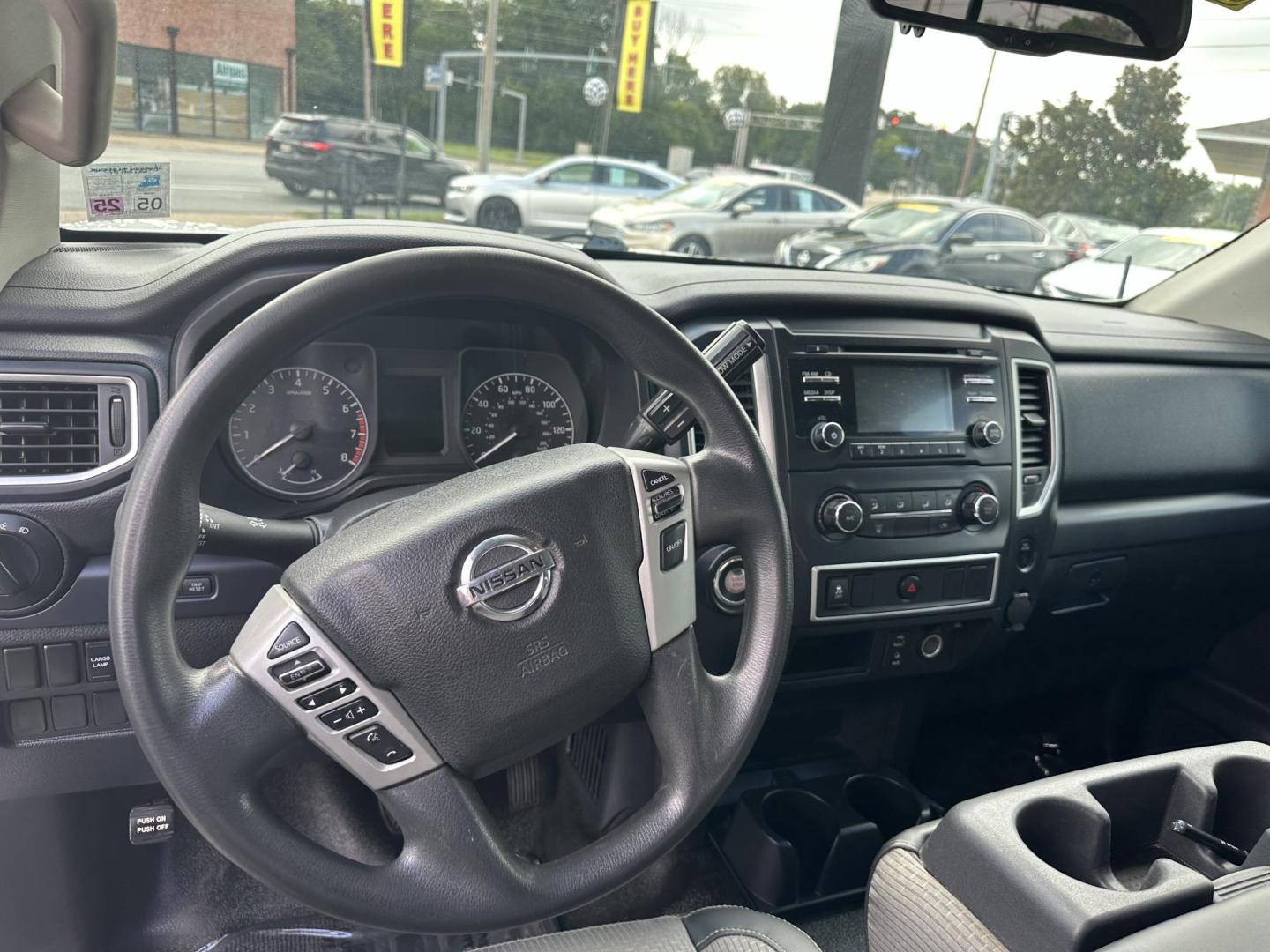 2017 Nissan Titan S Crew Cab 2WD (1N6AA1EK8HN) with an 5.6L V8 DOHC 32V engine, 6A transmission, located at 419 N 18th St., Monroe, LA, 71201, (318) 410-9250, 32.514370, -92.105133 - Photo#1