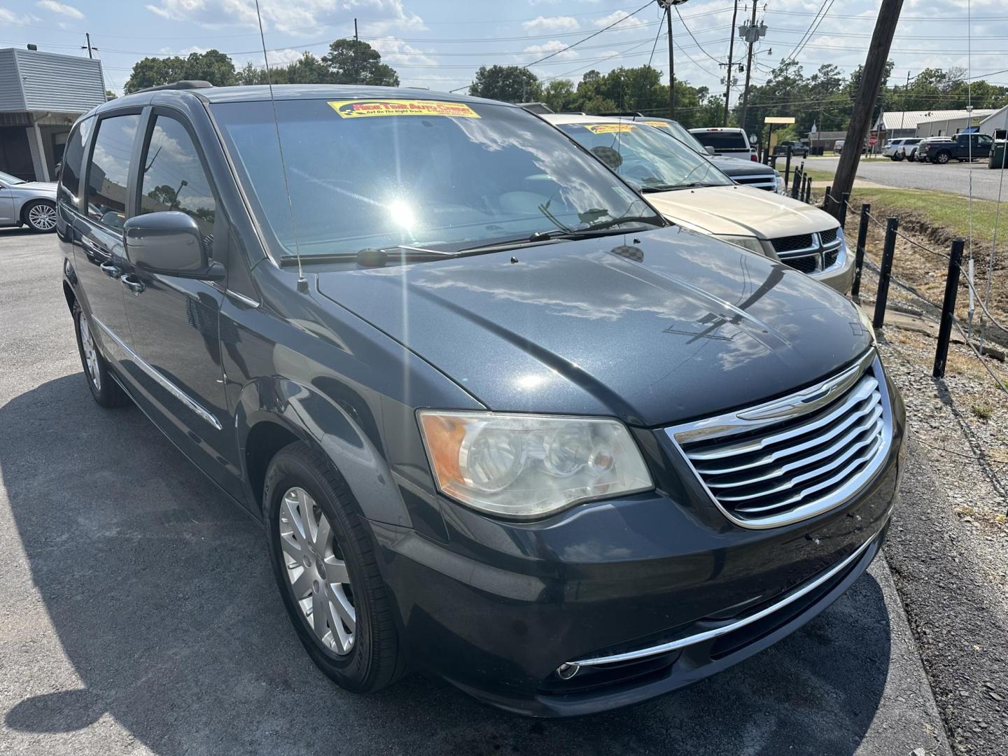 2014 Chrysler Town & Country Touring (2C4RC1BG4ER) with an 3.6L V6 DOHC 24V engine, 6-Speed Automatic transmission, located at 419 N 18th St., Monroe, LA, 71201, (318) 410-9250, 32.514370, -92.105133 - Photo#0