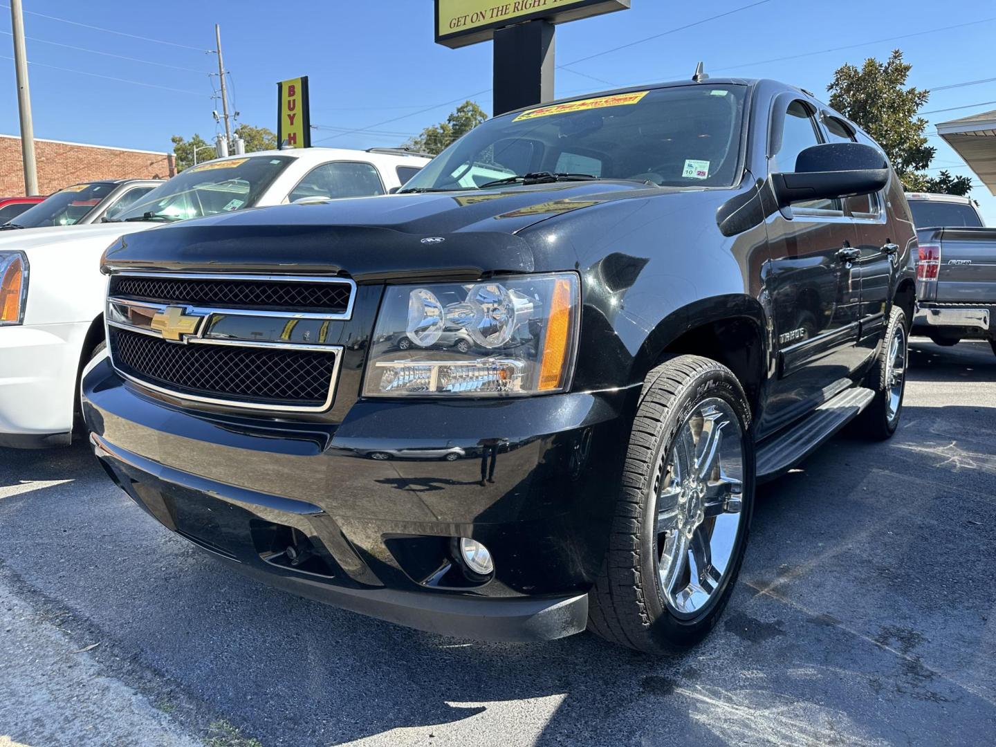 2012 Chevrolet Tahoe LT 2WD (1GNSCBE00CR) with an 5.3L V8 OHV 16V FFV engine, 6-Speed Automatic transmission, located at 419 N 18th St., Monroe, LA, 71201, (318) 410-9250, 32.514370, -92.105133 - Photo#0