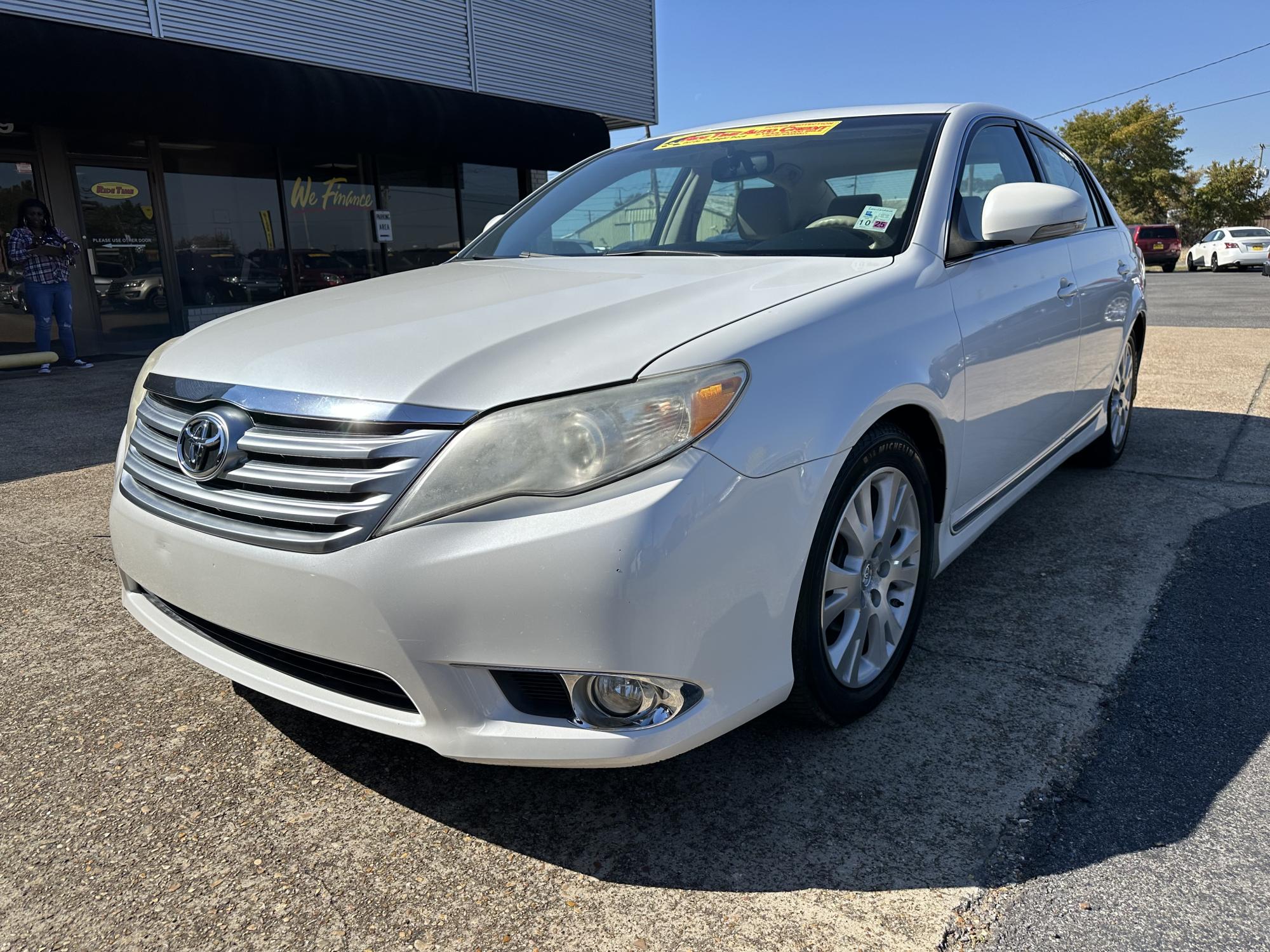 photo of 2012 Toyota Avalon Base