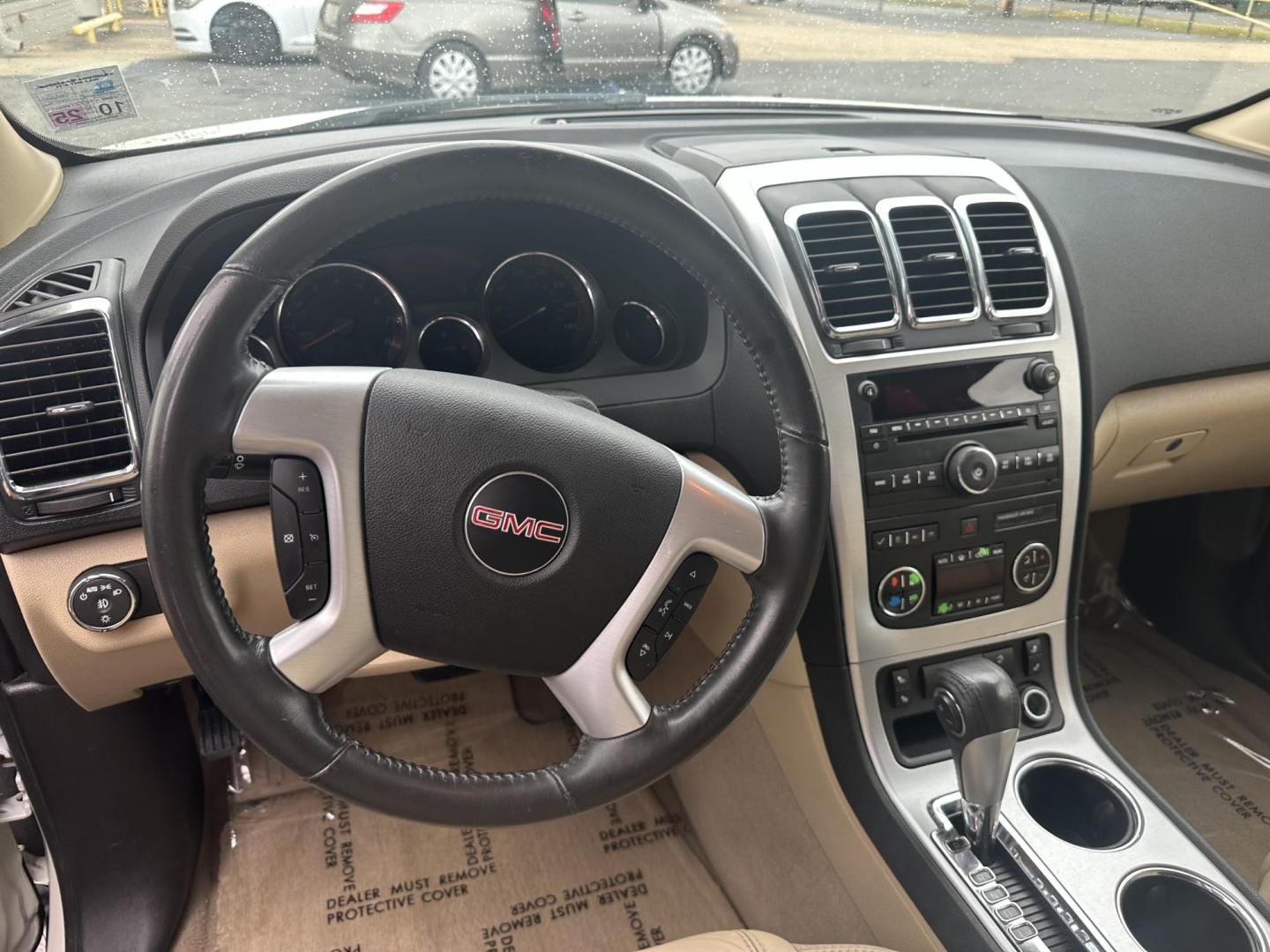 2012 GMC Acadia SLT-1 FWD (1GKKRRED1CJ) with an 3.6L V6 DOHC 24V engine, 6-Speed Automatic transmission, located at 419 N 18th St., Monroe, LA, 71201, (318) 410-9250, 32.514370, -92.105133 - Photo#2