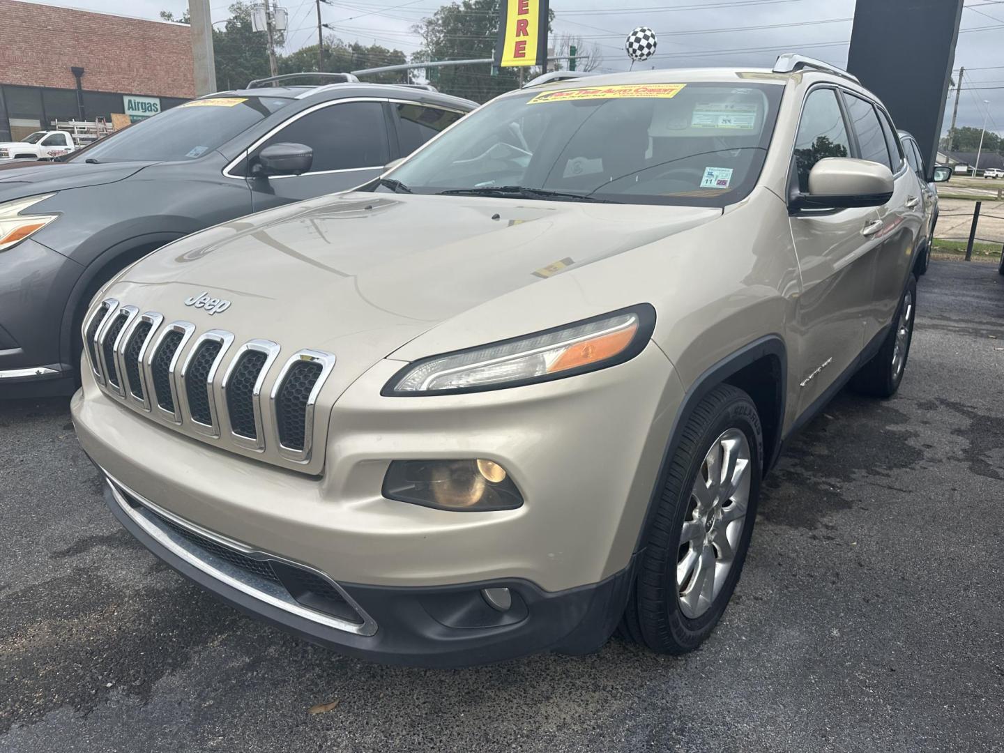 2014 Jeep Cherokee Limited FWD (1C4PJLDS2EW) with an 3.2L V6 DOHC 24V engine, 9-Speed Automatic transmission, located at 419 N 18th St., Monroe, LA, 71201, (318) 410-9250, 32.514370, -92.105133 - Photo#0