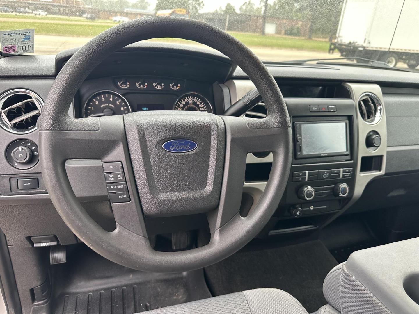 2011 Ford F-150 FX2 SuperCab 6.5-ft. Bed 2WD (1FTEX1CM6BK) with an 3.7L V6 DOHC 24V engine, 4-Speed Automatic transmission, located at 419 N 18th St., Monroe, LA, 71201, (318) 410-9250, 32.514370, -92.105133 - Photo#2