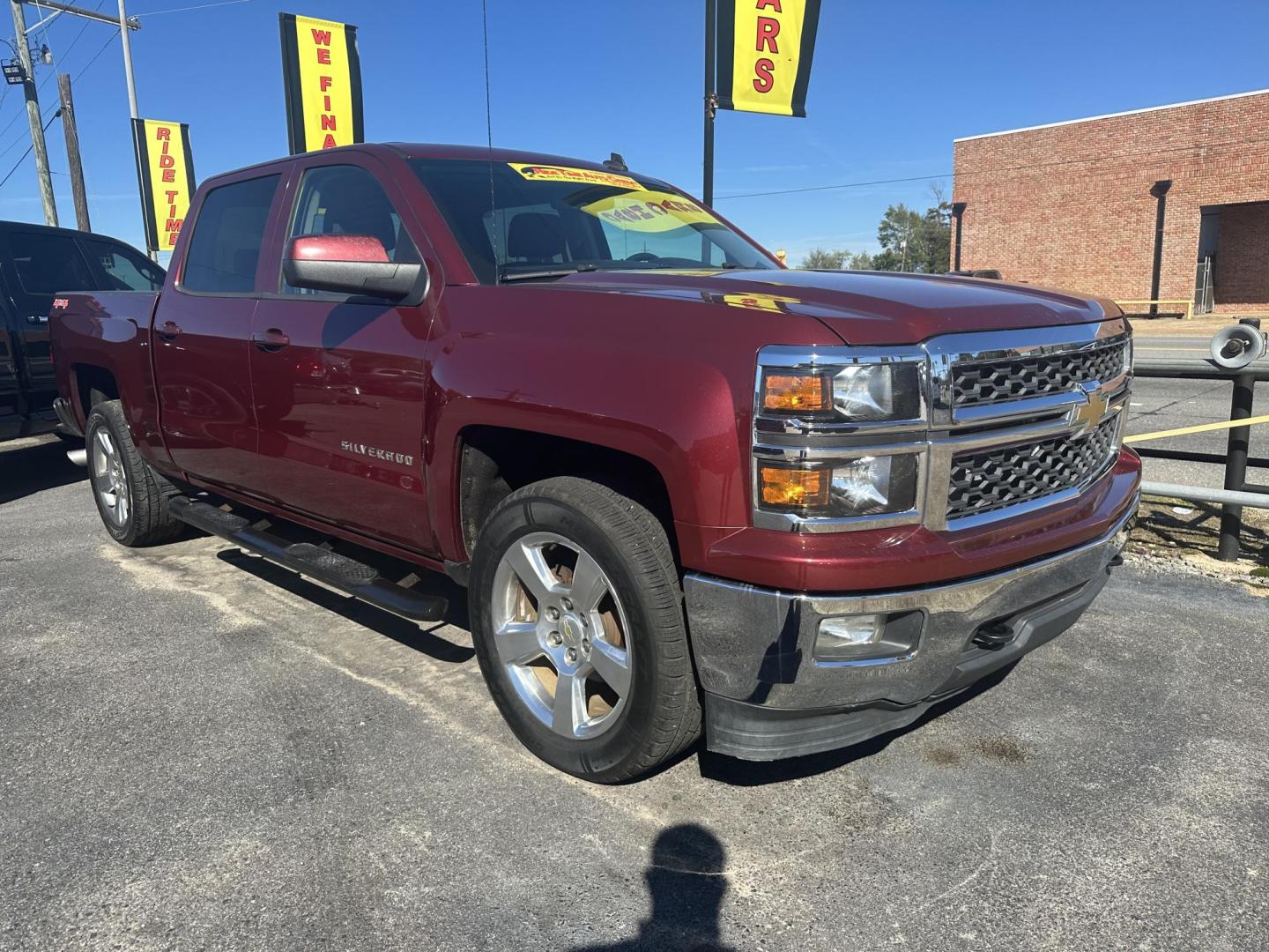 2014 Chevrolet Silverado 1500 1LT Crew Cab 4WD (3GCUKREC1EG) with an 5.3L V8 OHV 16V engine, 6-Speed Automatic transmission, located at 419 N 18th St., Monroe, LA, 71201, (318) 410-9250, 32.514370, -92.105133 - Photo#0