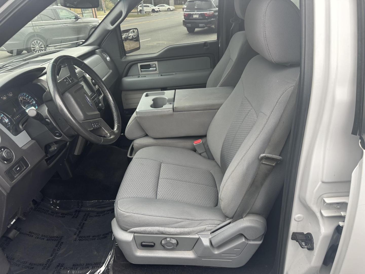 2011 Ford F-150 FX2 SuperCrew 5.5-ft. Bed 2WD (1FTFW1CF3BF) with an 5.0L V8 engine, 4-Speed Automatic transmission, located at 419 N 18th St., Monroe, LA, 71201, (318) 410-9250, 32.514370, -92.105133 - Photo#1