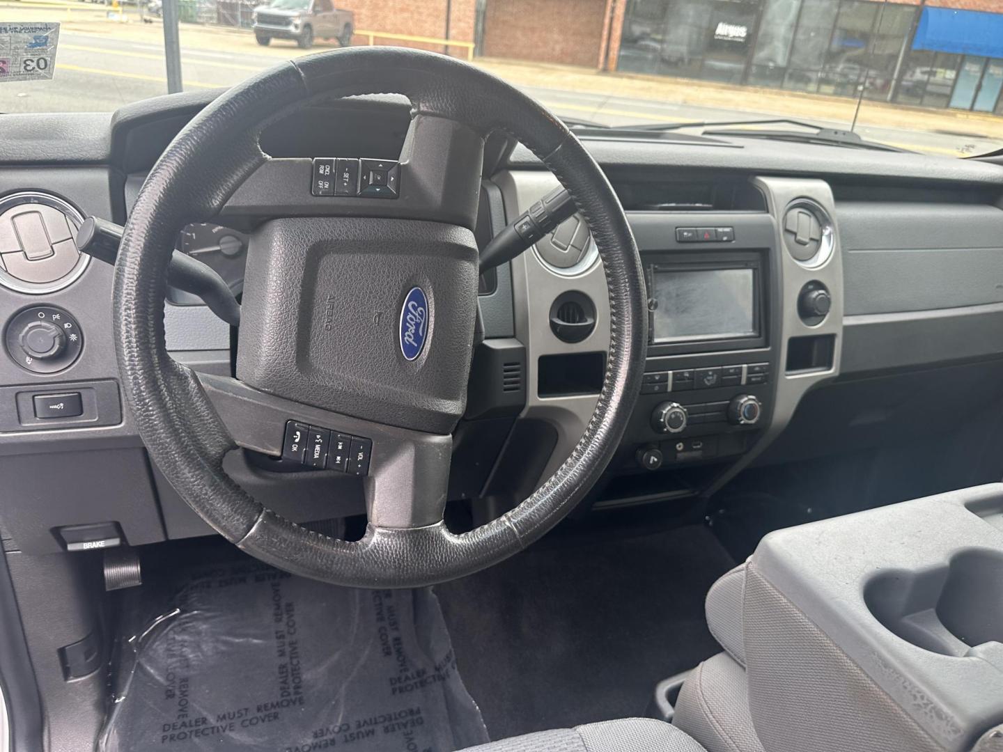 2011 Ford F-150 FX2 SuperCrew 5.5-ft. Bed 2WD (1FTFW1CF3BF) with an 5.0L V8 engine, 4-Speed Automatic transmission, located at 419 N 18th St., Monroe, LA, 71201, (318) 410-9250, 32.514370, -92.105133 - Photo#2