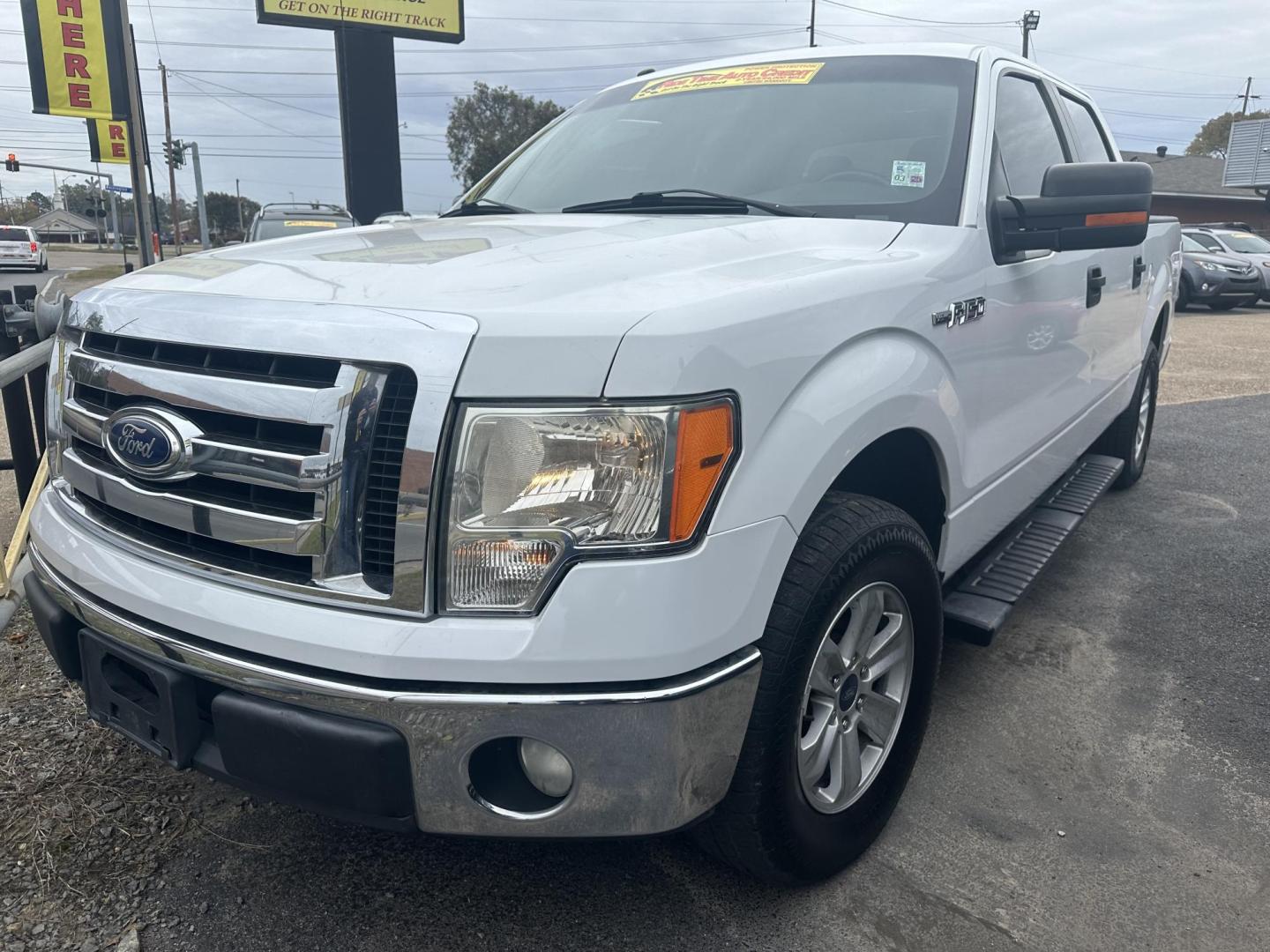 2011 Ford F-150 FX2 SuperCrew 5.5-ft. Bed 2WD (1FTFW1CF3BF) with an 5.0L V8 engine, 4-Speed Automatic transmission, located at 419 N 18th St., Monroe, LA, 71201, (318) 410-9250, 32.514370, -92.105133 - Photo#0