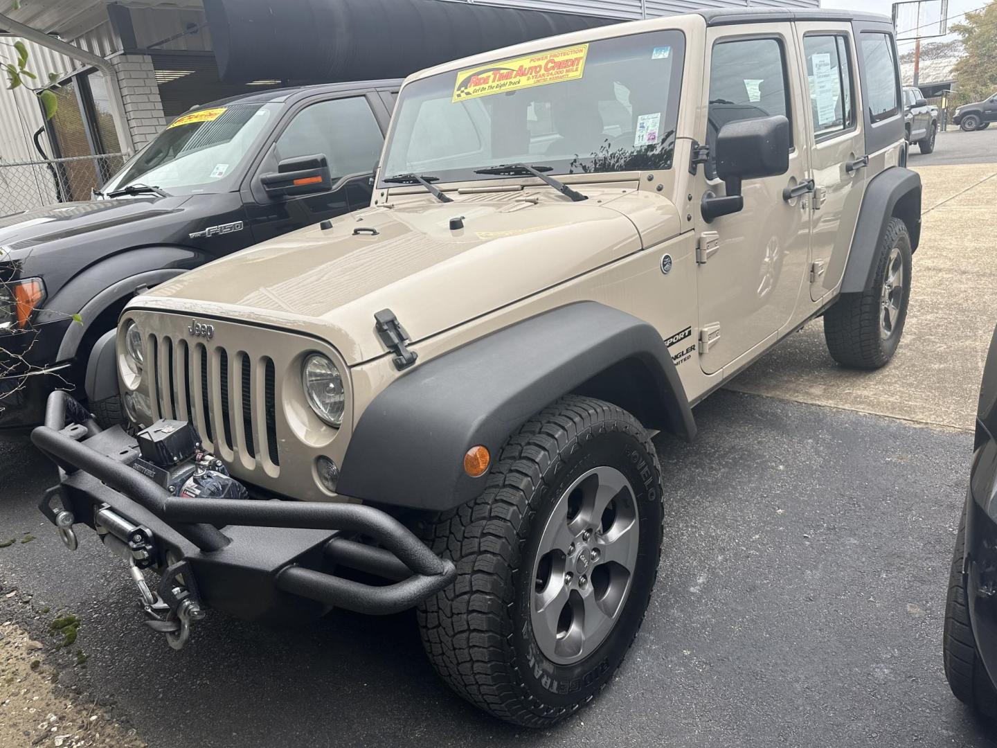 2016 Jeep Wrangler Unlimited Sport 4WD (1C4BJWDG9GL) with an 3.6L V6 DOHC 24V FFV engine, located at 419 N 18th St., Monroe, LA, 71201, (318) 410-9250, 32.514370, -92.105133 - Photo#0