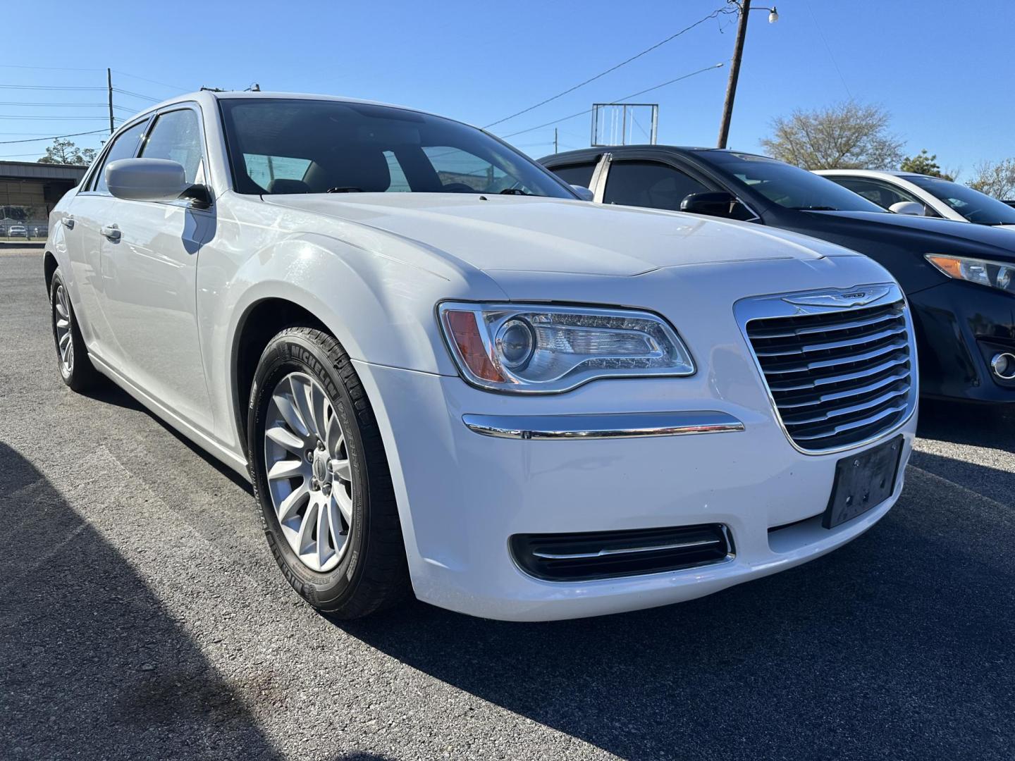 2012 Chrysler 300 Base (2C3CCAAG0CH) with an 3.6L V6 SOHC 24V engine, 5-Speed Automatic transmission, located at 419 N 18th St., Monroe, LA, 71201, (318) 410-9250, 32.514370, -92.105133 - Photo#1