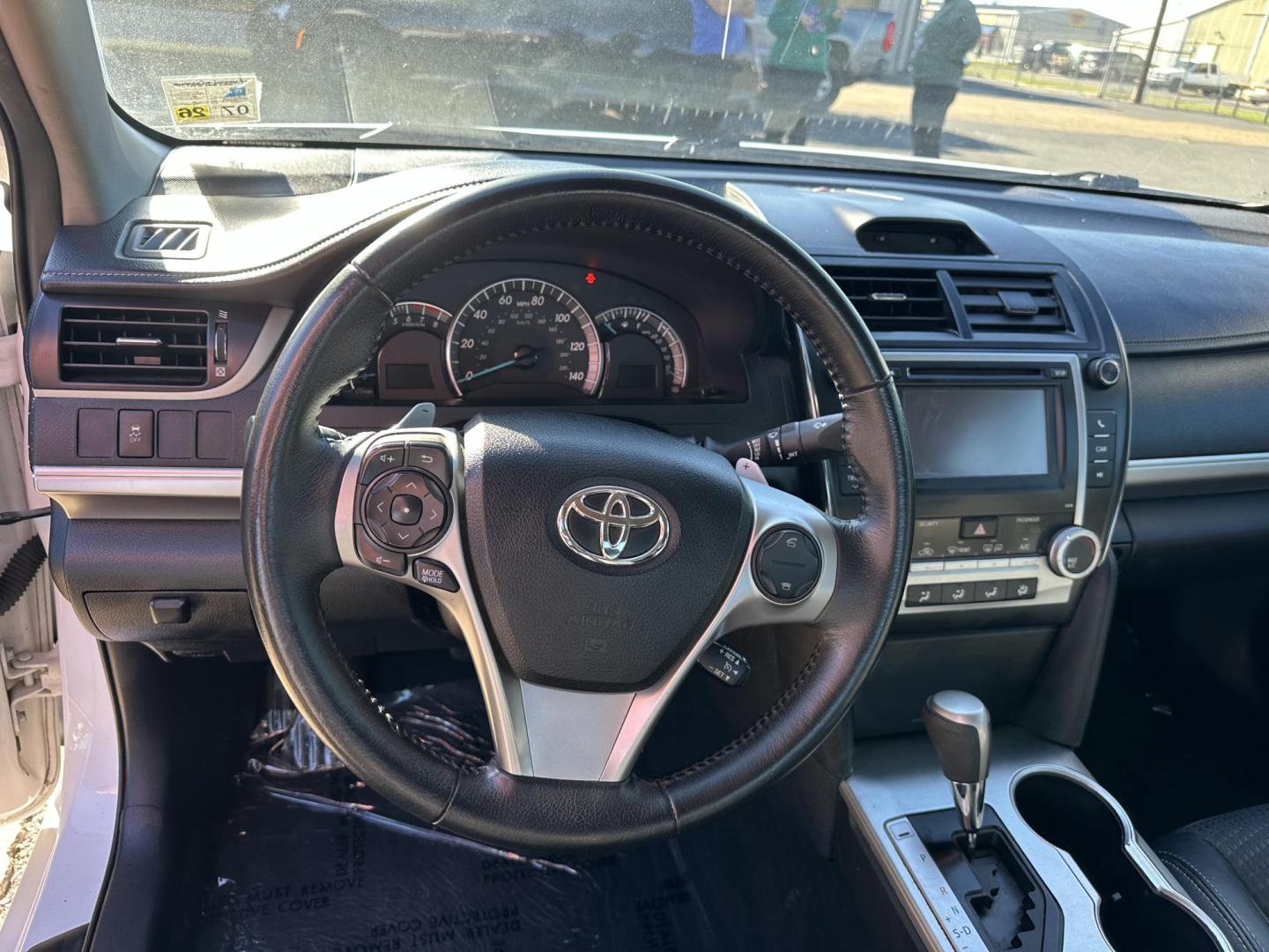 2014 Toyota Camry SE (4T1BF1FK9EU) with an 2.5L L4 DOHC 16V engine, 6-Speed Automatic transmission, located at 419 N 18th St., Monroe, LA, 71201, (318) 410-9250, 32.514370, -92.105133 - Photo#0