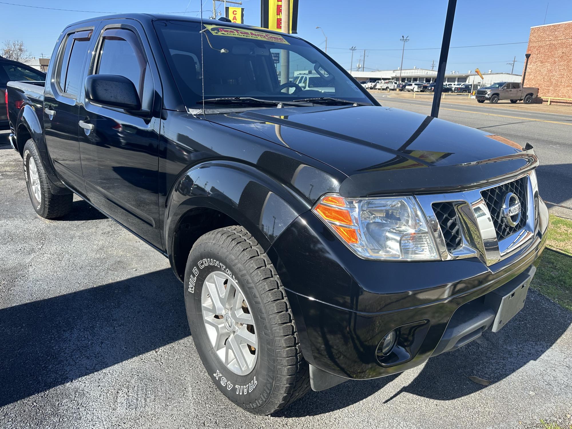 photo of 2014 Nissan Frontier SL Crew Cab 4WD