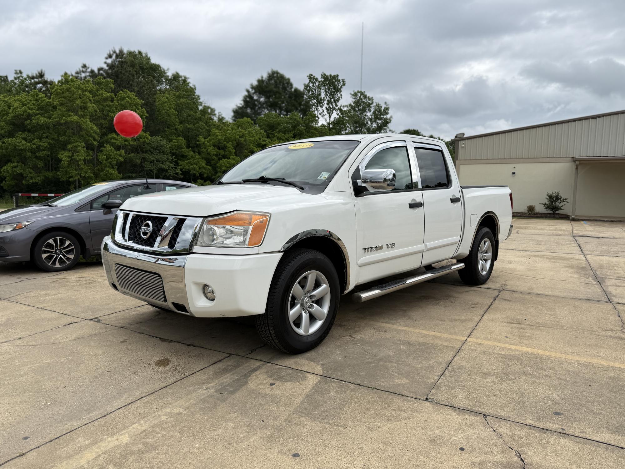 photo of 2009 Nissan Titan LE Crew Cab 2WD SWB